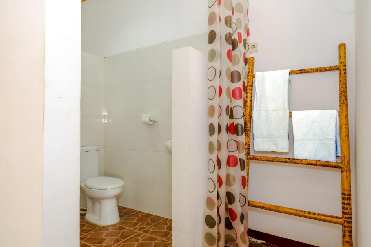 Kuta Circle Homestay Экстерьер фото